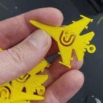 O protótipo de avião foi desenvolvido com o uso da impressora 3D e cola quente.